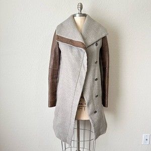 HELMUT LANG Willowed Felt Wool Coat with Leather Sleeve in Flax